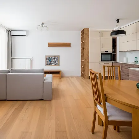 Mokotów Postępu Cozy Nest By Bookinghost Varsóvia